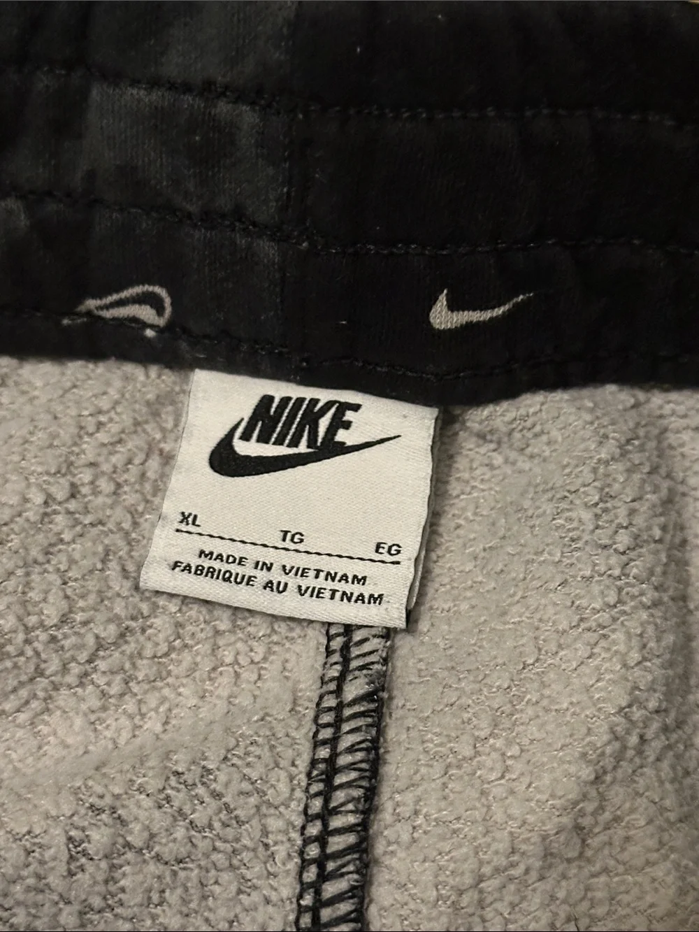 Nike Boy’s Black/Gray Logo Tie-Dye Jogger Pants, Sz XL - Picture 2 of 5